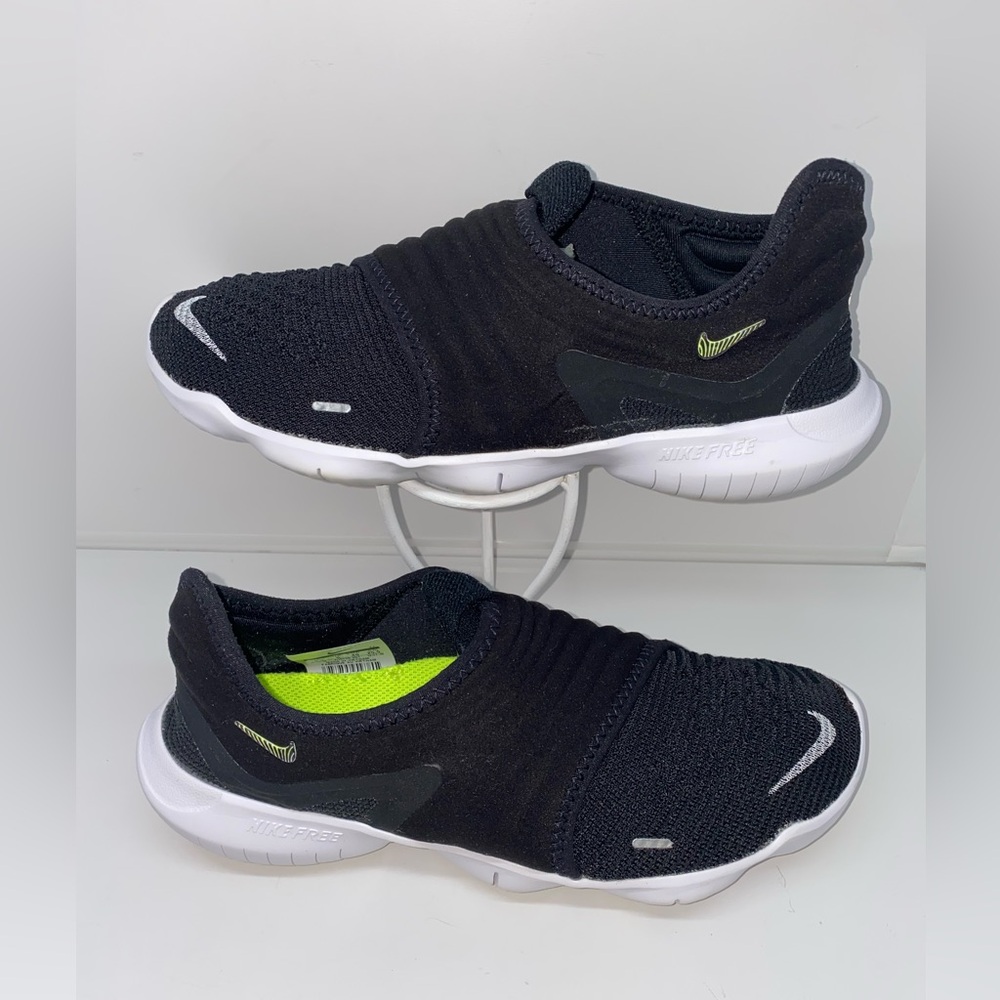NIKE FLY KNIT SNEAKERS 3.0 size 8.5